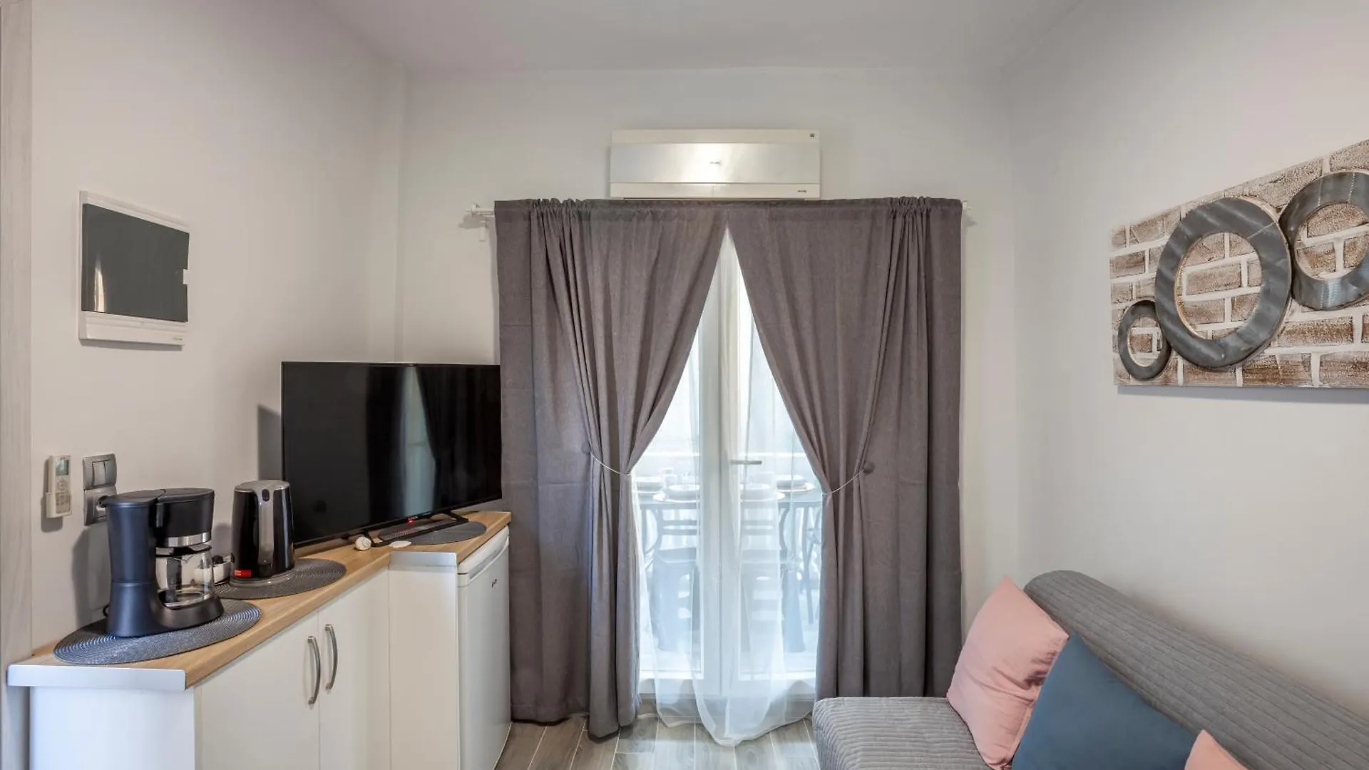 Flamingo Deluxe Studio Pefkochori Greece